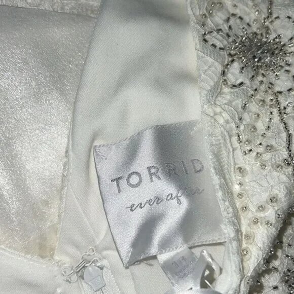 NWT Torrid Ivory Lace Beaded Sleeveless Mermaid Wedding Dress - Picture 9 of 13